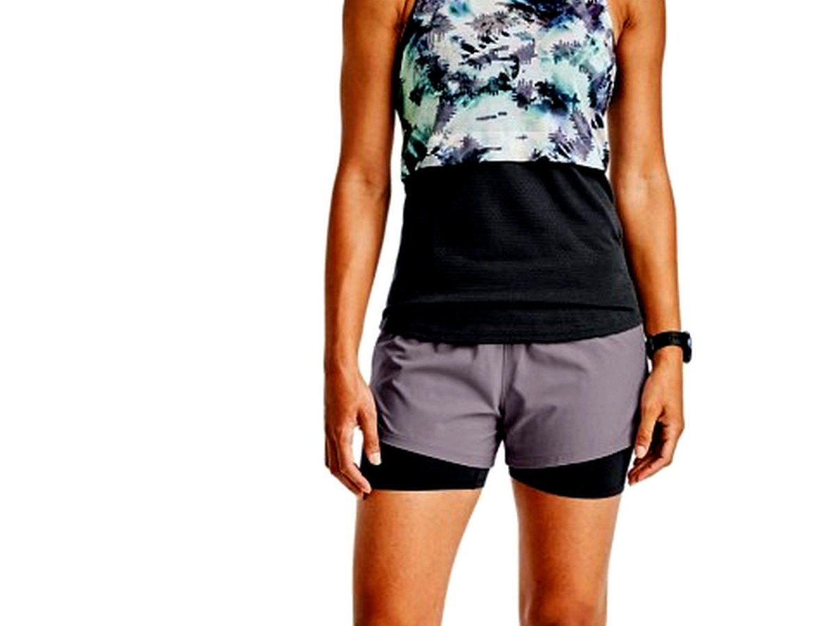 Run-Training Short ensemble wearing and construction view 1