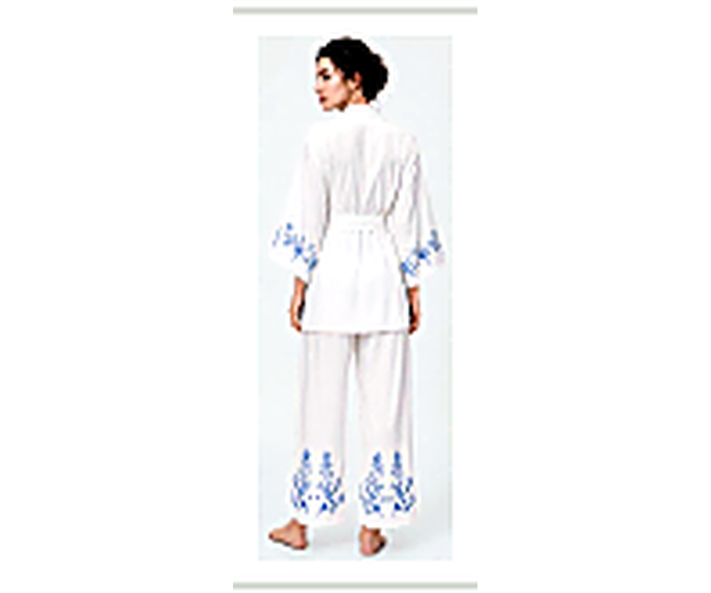 Floral Border Robe Set wearing and construction view 2