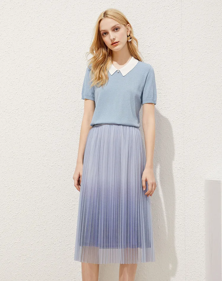 Light blue contrast-collar short-sleeve knit jersey top